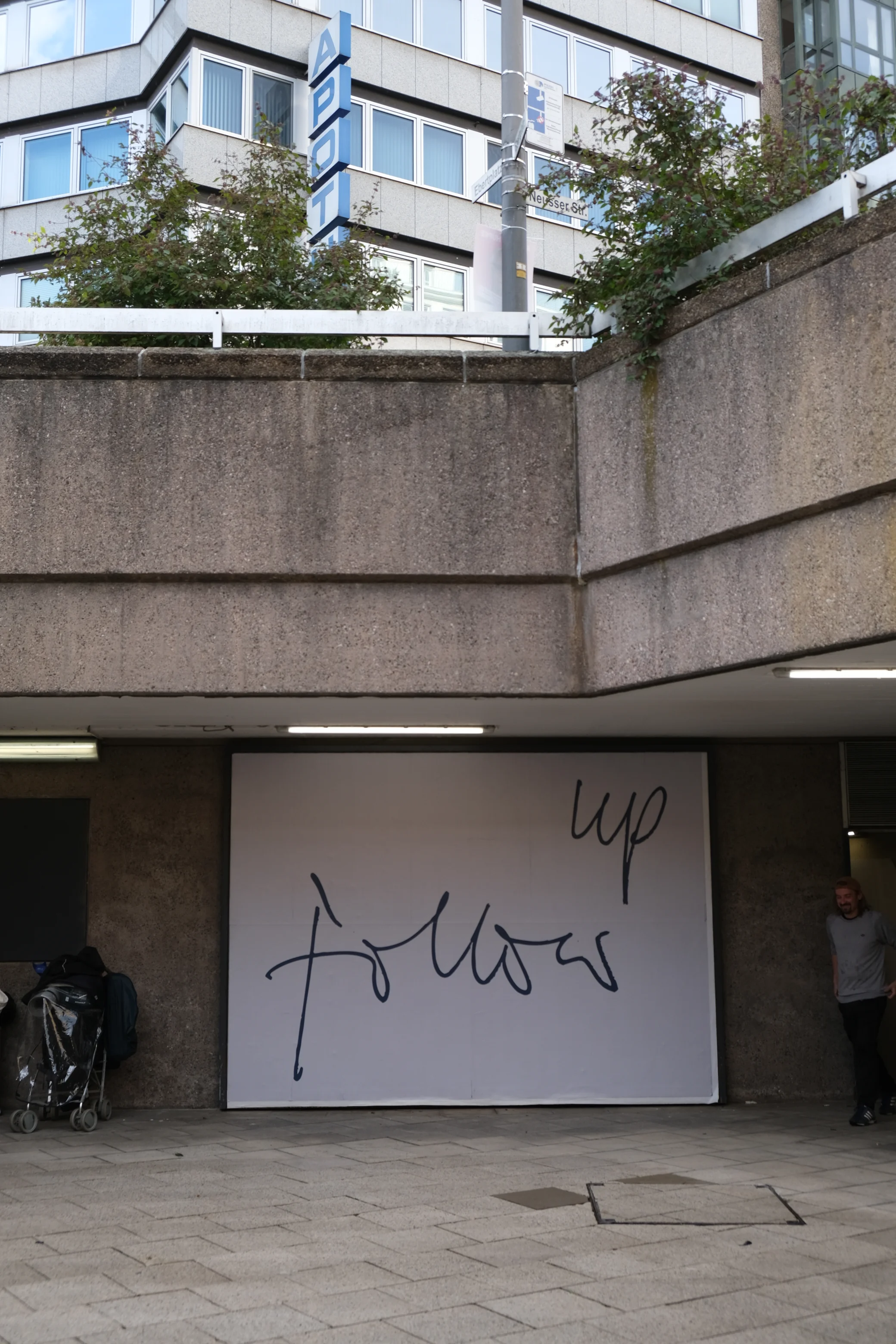 Detailbild FOLLOW UP